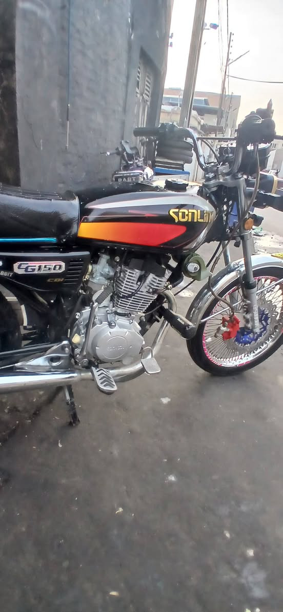 سلام عليكم ماطور نظيف منفس اسلي سعر٤٥٠ بي مجال بسيت رقم وتساب***********
