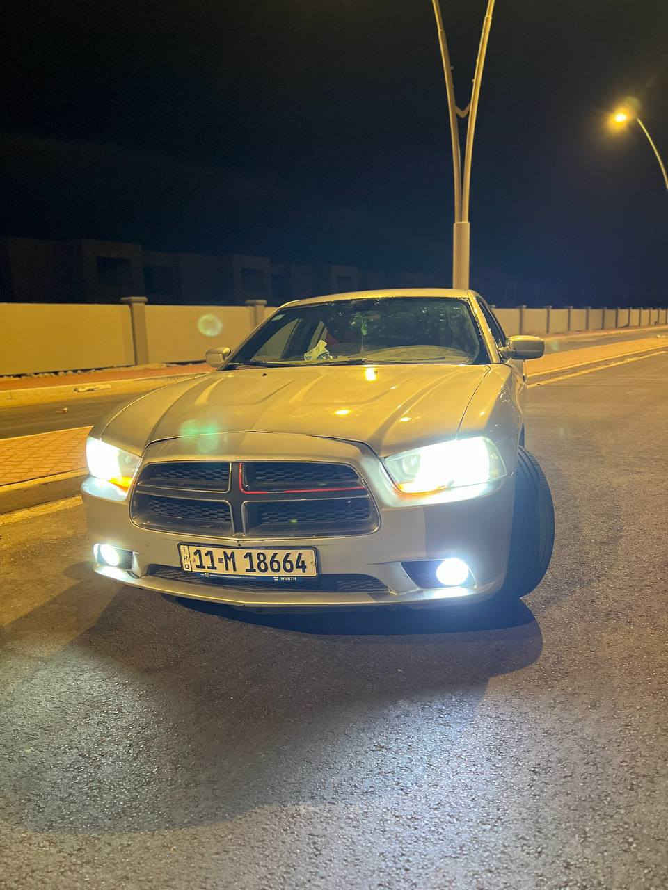 السلام عليكم جارجر مديل2012 فئة sxt بسمي
رقم انكليزي بغداد مشروع وطني مداور ثاني يوم بكل مكان  تتحول سنوية لل28
مواصفاتهة معروفة الsxt
نص فول لون سلفر مكفولة من الضربة لغود وشواصي ودواخل بدون اريباك مابيهة حادث (وارد كندي) بيهة مكانات صبغ
كشنات كهربائية جلد ارضية جلد تحكم ستيرن مكينة 3600 كير عصة اكسل كفالة
طخم تاير جديد منضومة زنون 
منضومة تبريد جديدة 
حدادية جديدة
مكان السيارة البصرة القبلة رقم الهاتف*********** متواجد واتساب السعر (135)وبيهة مجال
