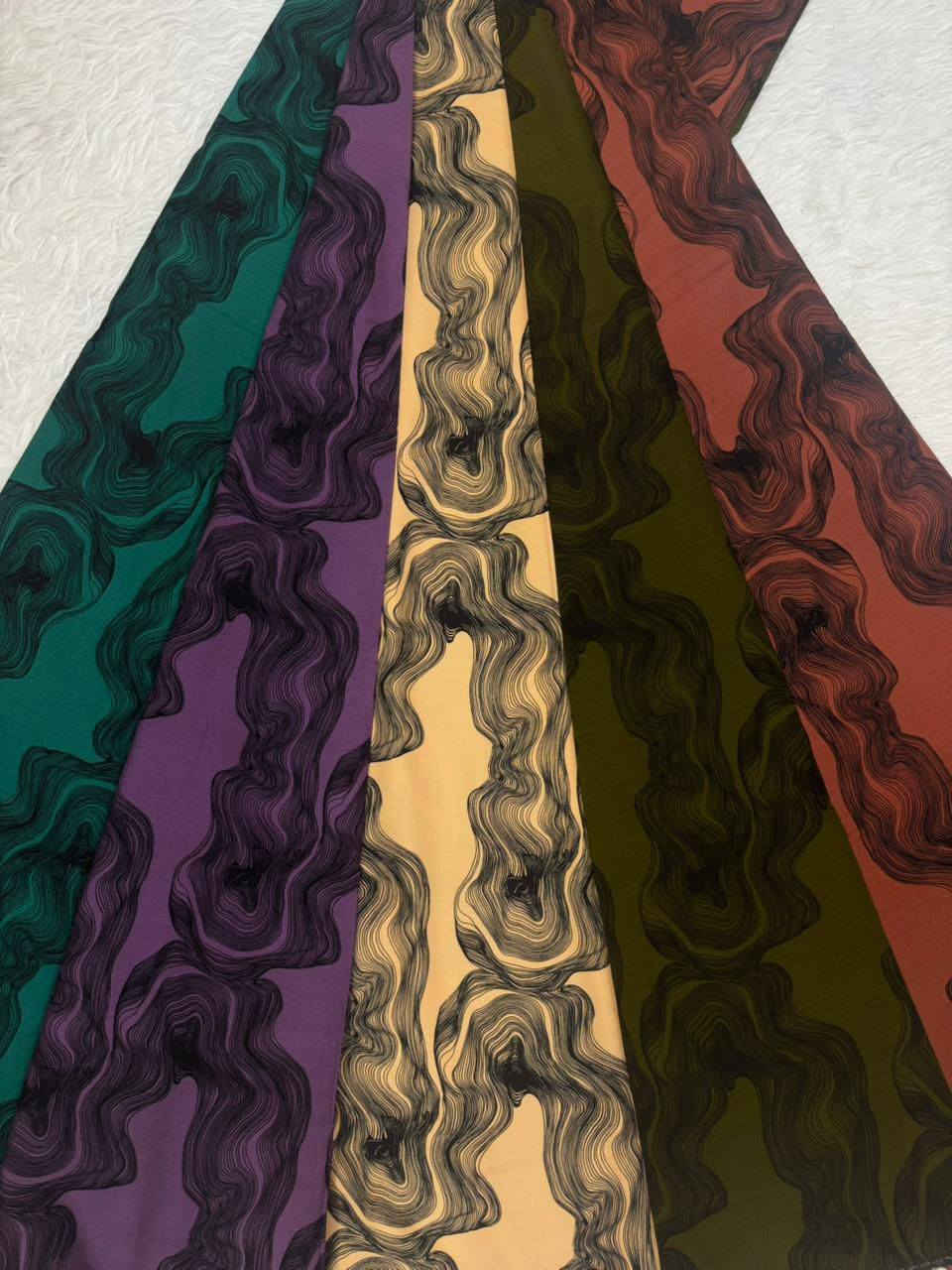 كشمير إيطالي درجة أولى
📦 السعر: 6 آلاف، جملة بـ 5 فقط
📏 القياس: مترين ونص – قطعة كاملة
🚚 توصيل: فقط بـ 5 آلاف لكافة محافظات العراق
📞 للتواصل: ***********
📱 واتساب أو راسل خاص 📩
يوجد المزيد من الموديلات راسل الصفحه 
#قماش #اقمشه #ازياء #الشورجه #اكسبلور
