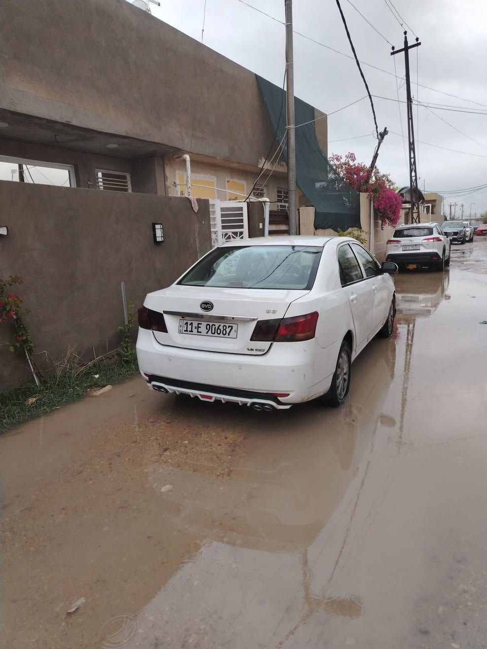 بي واي دي 2013 G3
بغداد مشروع وطني 
محرك وكير كورلا محور ١٦٠٠ 
السياره بصمه تشغيل 
اشاير بلمري 
حساس خلفي 
فتحه سقف 
شاشه اندرويد اصليه 
تبريدها ثلج 
اعلى مواصفات بجيلها 
حادثها جاملغ وبنيد بدون دواخل 
ترايها 180
سعرها 53$وبيها مجال لطيبين
***********
