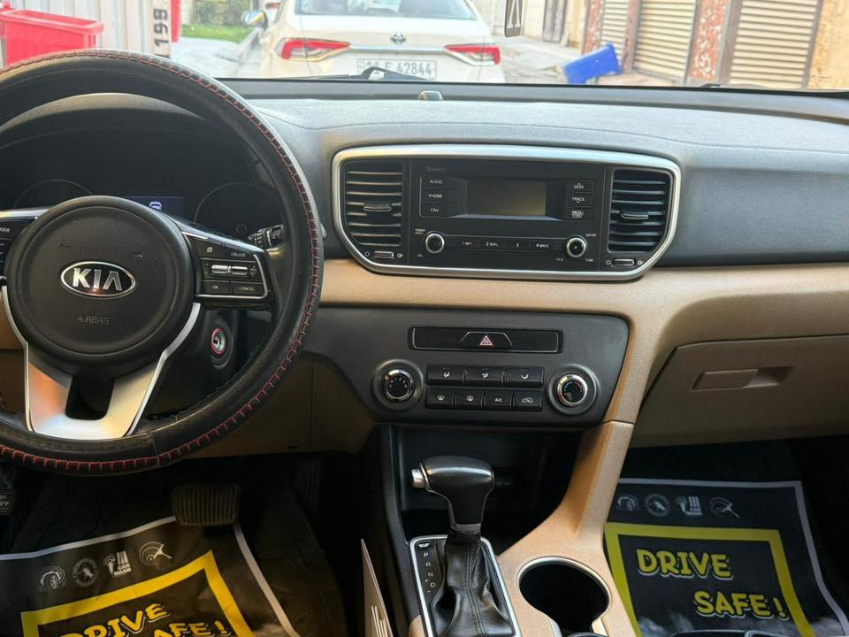 سيارة سبورتاج 2019
ماشية ٩٨ الف كم
رقم بغداد
مواصفات خليجية ومكفولة من الصبغ والبارد والضربة
للاستفسار ***********
