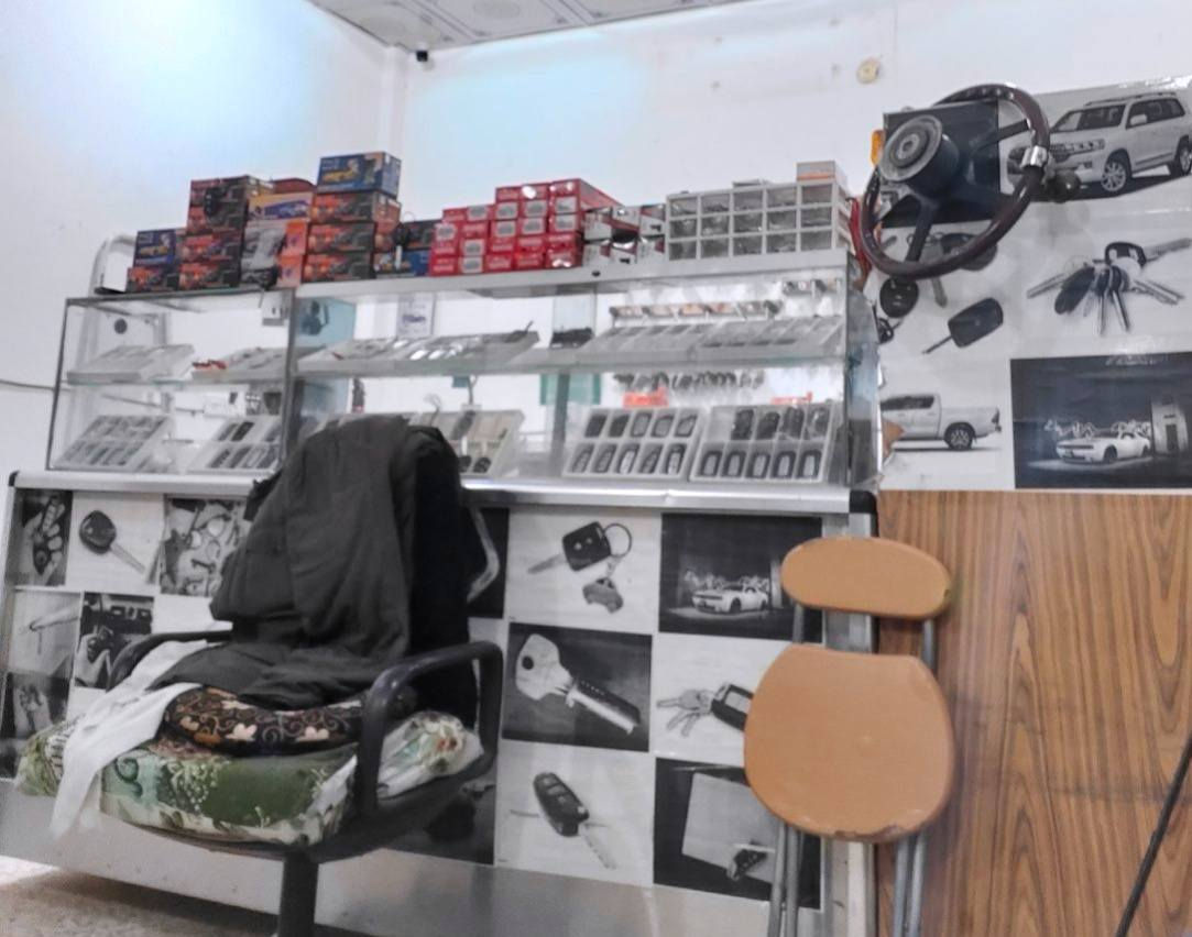 #_تنوية
تم انتقال محل #_مفتاح_الامان الى مدخل شارع الاميرات داخل مربع العلوه مجاور غسل السيارات.

ربط #سنتر_لوك 

ربط #شاشات_اندرويد لجميع السيارات

نسخ جميع #المفاتيح

إضافة #بصمات

ربط #مسجلات

ربط #لايتات و انارة الداخلية

كشف اعطال السيارات

فتح السيارات المغلقة

صيانة جميع الجوزات 

عمل مفتاح بدل ضائع

حياكم الله

#مفتاح_الامان 

#ناظم_***********
