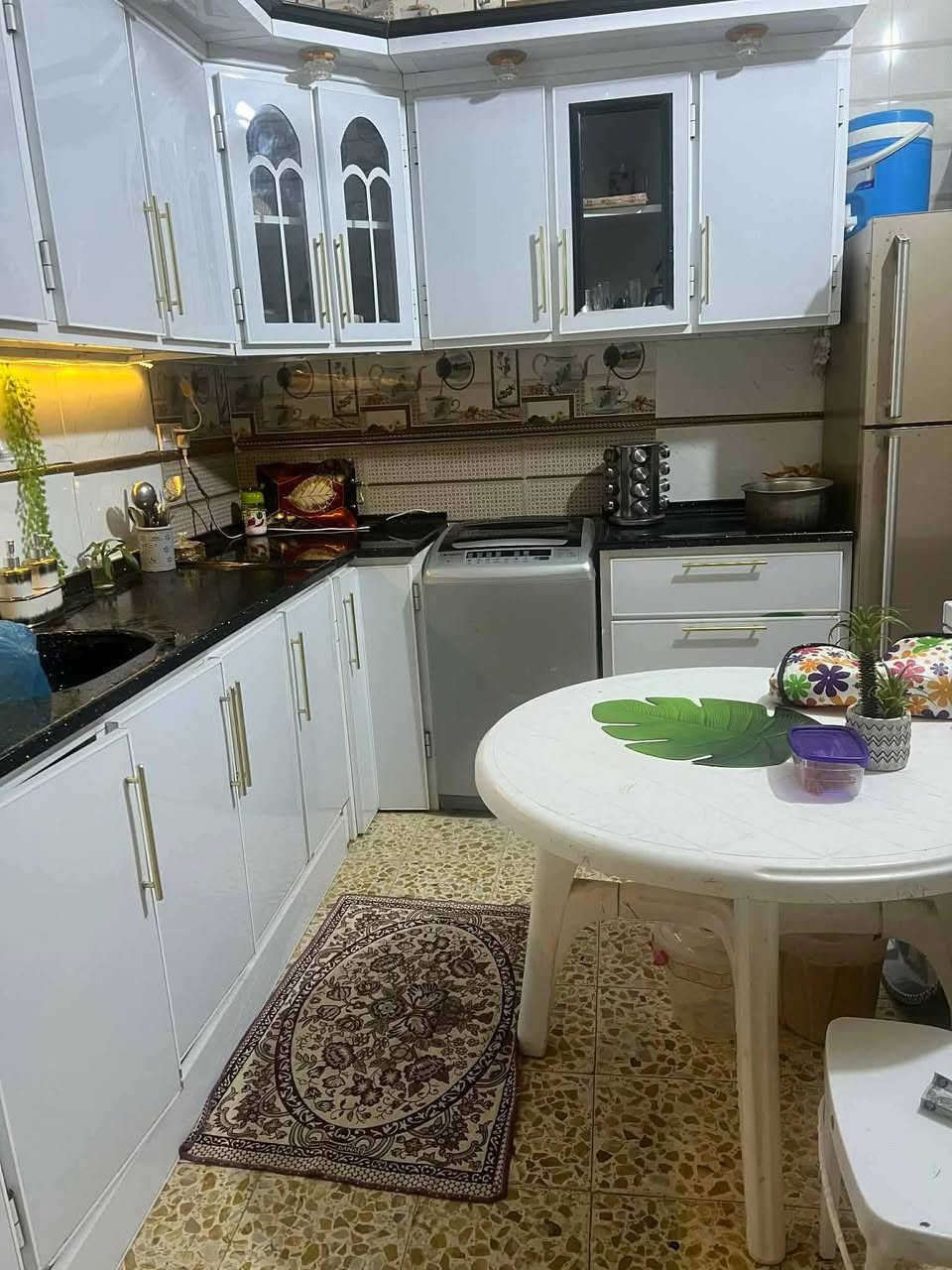 (ع.. 14 )
دار للبيع  (100 متر) حي النداء شارع المجمعات خلف قصابية الميالي قرب شارع بيتي 
سعر البيع 75 وبيه مجال
يحتوي على طابقين
الطابق الأول 
غرفه  مطبخ   صاله  استقبال
الطابق الثاني 
غرفه    صاله    صحيات 
بناء درجه اولى فول
طابوق كونكريت مسلح 
كاشي سراميك درجه اولا


**إذا كنت صاحب هذا الإعلان وتريد حذفه لأي سبب، رجاءا أرسل رسالة إلى الدعم الفني**