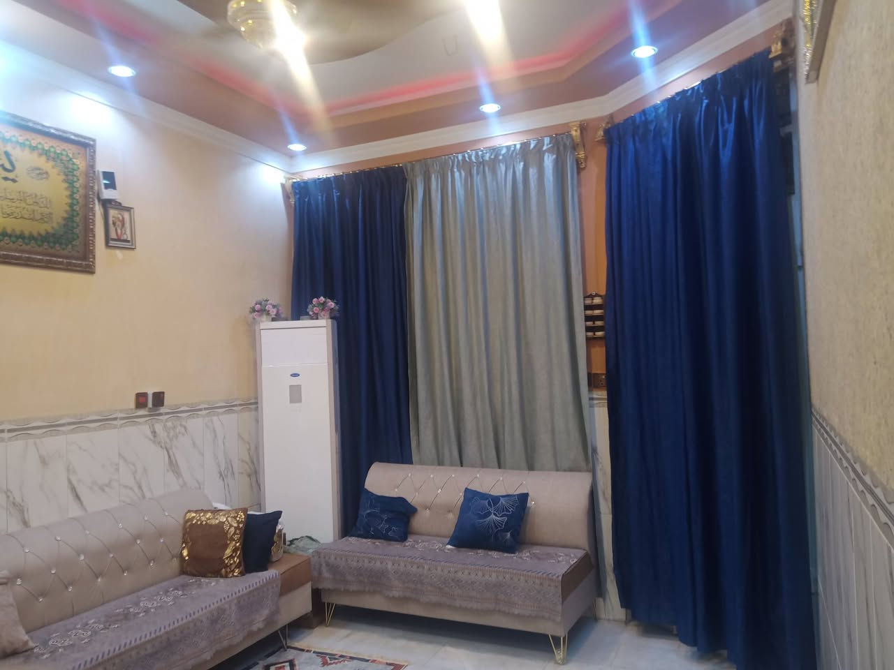 من رخصت مدير الگروب المحترم
دار للبيع مساحة (١٠٠م)
طابو زراعي سند ٢٥ ملك صرف
منطقة كافة الخدمات تبليط مجاري نت حكومي بناء طابوك طابقين ارتفاع السقف (٣،٢٥٠) السقف جبسن بورد للطابقين يتكون الطابق الاول غرفة نوم +استقبال ومطبخ حار وبارد وحمام ارضية البيت مرمر ايطالي+حمام خارجي
والطابق الثاني يتكون من غرفة نوم عدد(٢) كبيره الاولى ٥*٥ مع بالكونه والثانيه ٥*٤ + حمام وجلسة استراحة والسطح شتايگر
عنوان شعب سريدات القديمه الأولى
 للاستفسار  ***********/اتصال او واتساب
