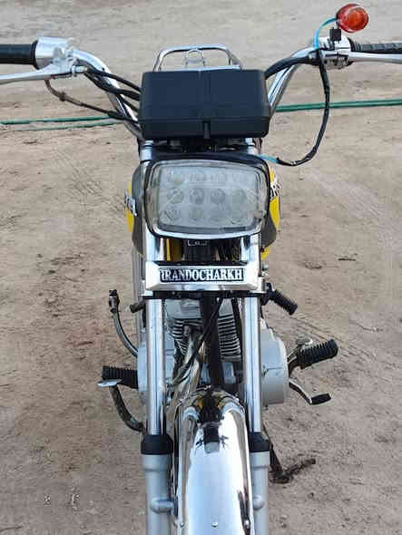 سلام عليكم دراجه اربع كير4  ارشا لبيع مديل 17 اورق صولي مو سكنر بوجهك تروح ترقمه  دراجه حلوه ومرتب هندر وحده نقصه بس شاير المحرك ما مفتوح تفحّص بيدك  دراجه خير من الله السعر 600 ومجال بسيطه 
الرقم ***********
