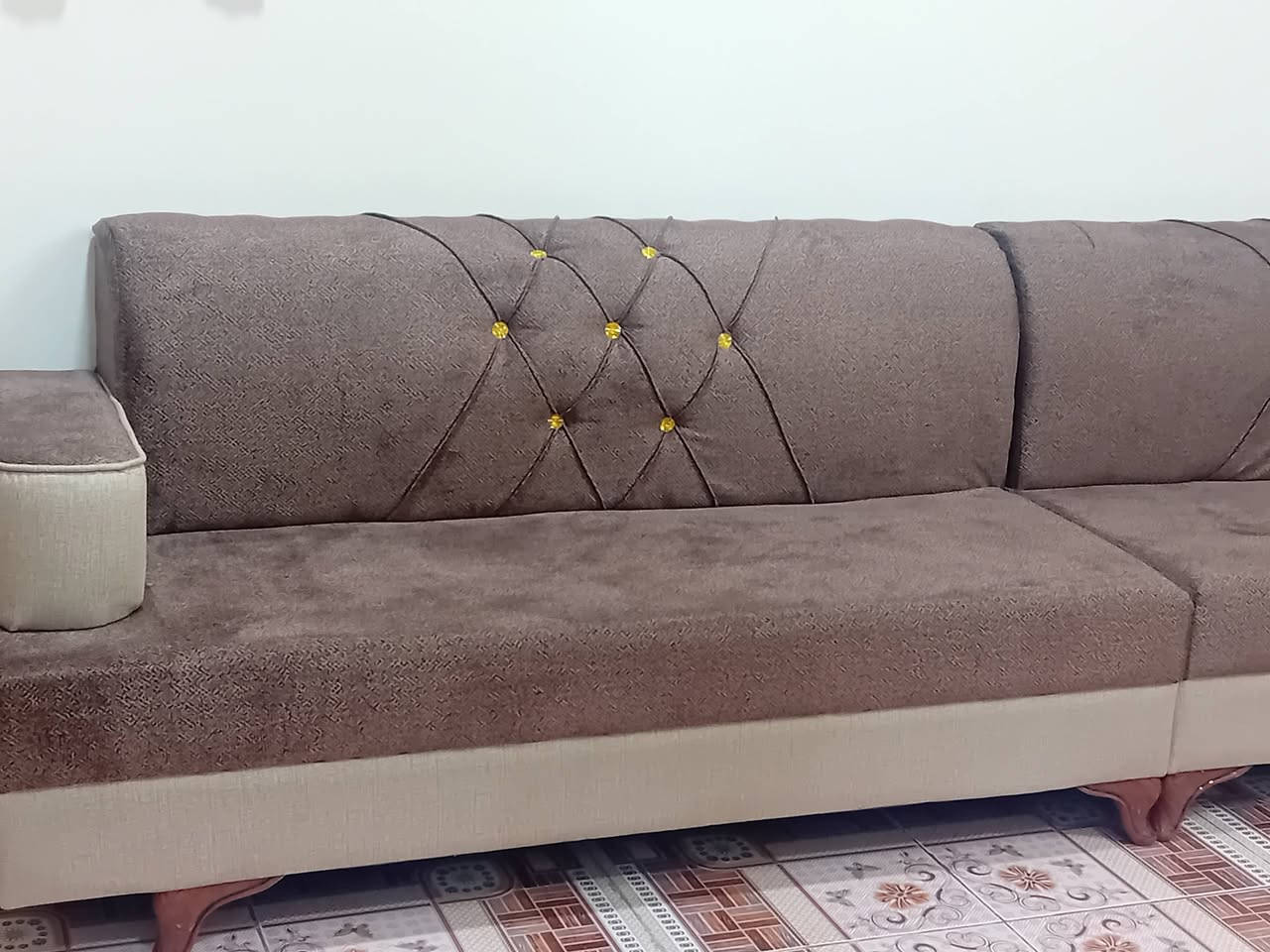 متوفر تخم قنفات ديوان للبيع جديد ونظيف العدد اثنين السعر مناسب العنوان ناحية الفرات التواصل على الرقم أو واتساب ***********
