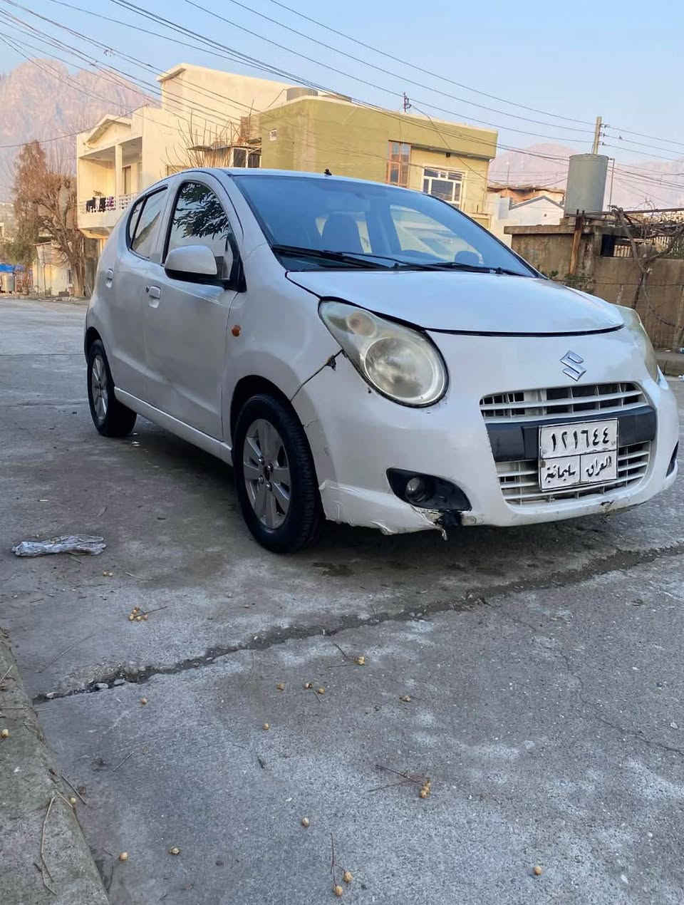 سازوکی یابانی مۆدیل ٢٠١١ ئەولیات بەشەرت رەقەم سلێمانی  گیرو مەکینە یارس  بەنزین زۆر زۆر کەم دەخوا نرخی ٣٩ گەڵاو کەمیک محامەلە جوابی نامە نادەمەوە تەلەفۆن بۆ خاوەنی بکە *********** رانية, السليمانية
