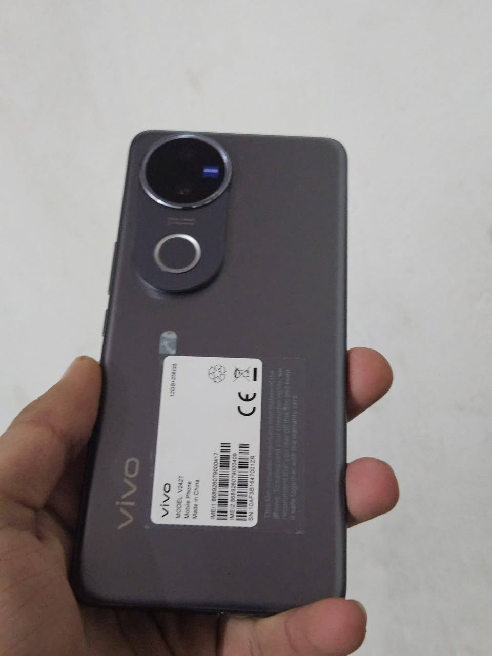 Vivo V50 || 256 G 
نضيف كلش بعدة بلزكة الشركة 
كامل ملحقات
كامرات تخبل 
مكاني شارع فلسطين
سعر الجديد بالسوك ٦٠٠ 
صارلي شهرين ماخذة من بلال فون 
السعر 450 قفل اخوان فرق 150 عالجديد 
واتساب 
***********
