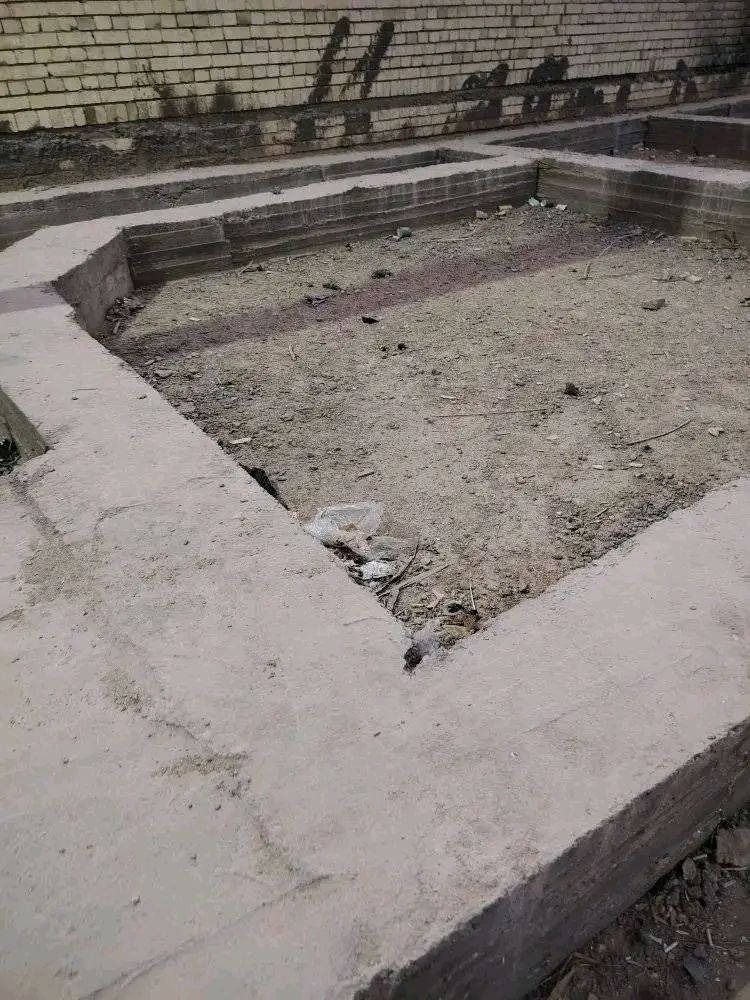 عرصة طابو زراعي سند ٢٥ ومشمولة بالتطويب موقع ممتاز في حي ميسان قرب مول جوهرة العرب قرب مدرسة نون تاسع عرصة عن الشارع العام بيهة إقرار داخل المحكمة المساحة ١٣٠ متر. متوفر بيها جميع الخدمات ماء وكهرباء وإنارة... الاتصال على الرقم ***********
