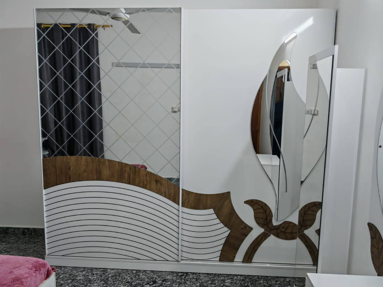 غرفه تركيا 7قطع ضرار ميز تواليت يحتاج ضب السعر 260قفل عنوان بغداد قادسية
***********
