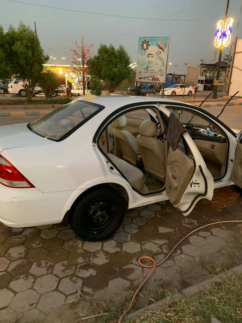 سلام عليكم نيسان للبيع رقم واسط دولي سنويه لا 30 تحويل ثاني يوم سياره جاهزه من كلشي  تبريد ثلج تخم تاير جديد حداديه جديده مكان السياره كوت مركز المدينة السعر 105 لا تصال على الرقم ‏‪***********‬‏
