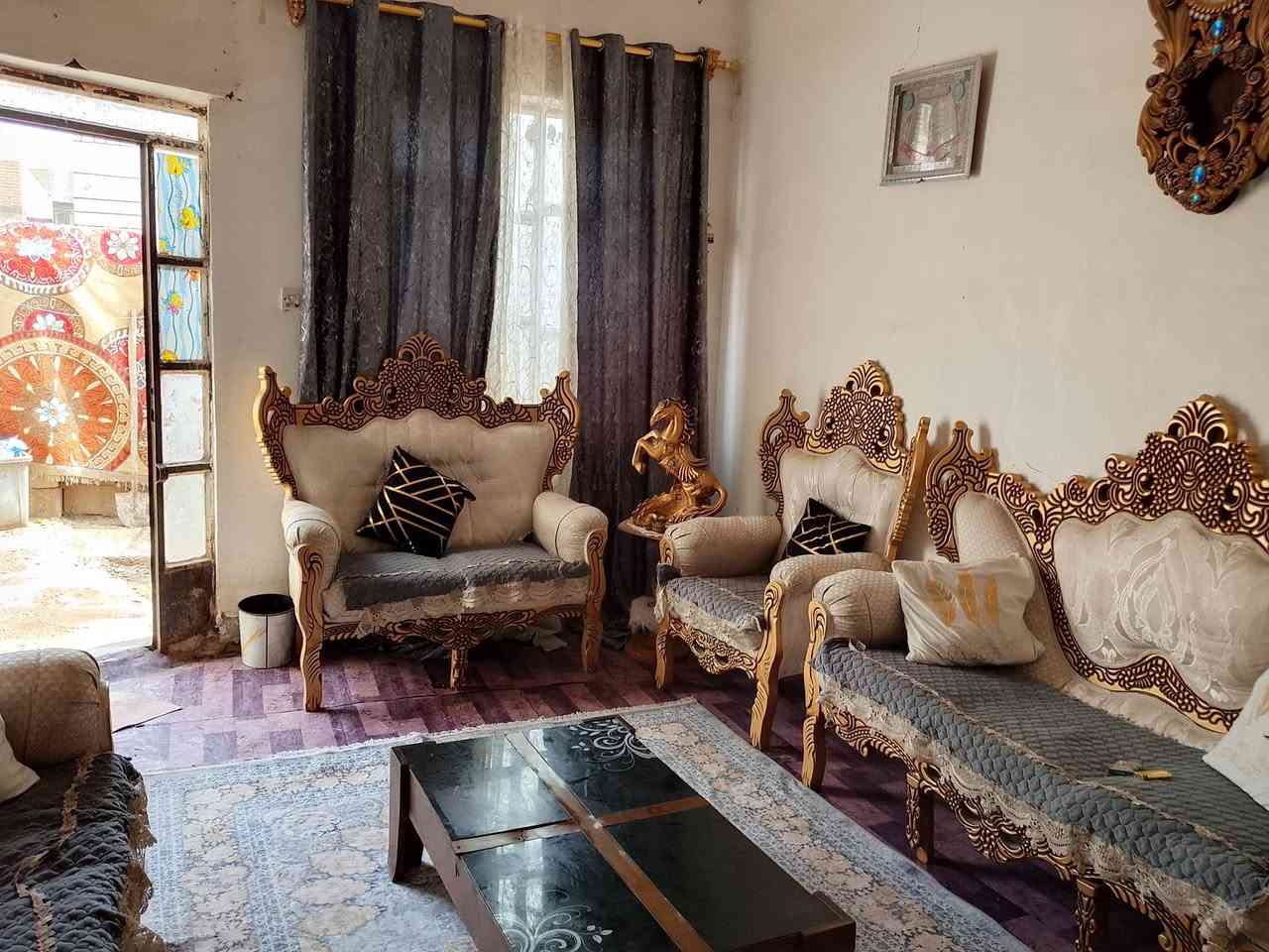 سلام عليكم بيت للبيع حي كرار البيت قريب على شارع رئيسي ثاني بيت يبعد عن تبليط مساحة 150البيت يتكون من غرفة نوم وصاله ومطبخ وحمام واستقبال البيت السعر مناسب هذا رقمي للتواصل معي//***********//
