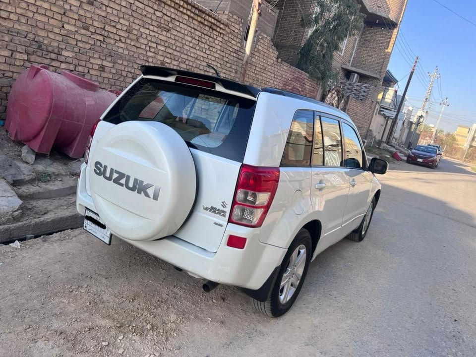 السلام عليكم  للبيع سازوكي فيتارا 2008 رقم بغداد محرك 6  2700 بصمة السعر 78 ورقة كير محرك سليم  
سنوية ل 2028 تحويل مباشر 
المكان ذي قار   
***********
