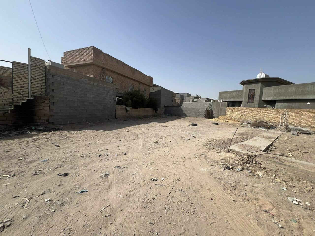 قطعه ارض للبيع مساحه 344متر طابو زراعي نهايه شارع وول  شارع 6 أمتار   المكان حي الجولان قرب جامع نبي الله يونس لل استفسار الاتصال يرقم صاحب القطعه *********** واتساب اتصال السعر 35 مليون وبيه مجال
