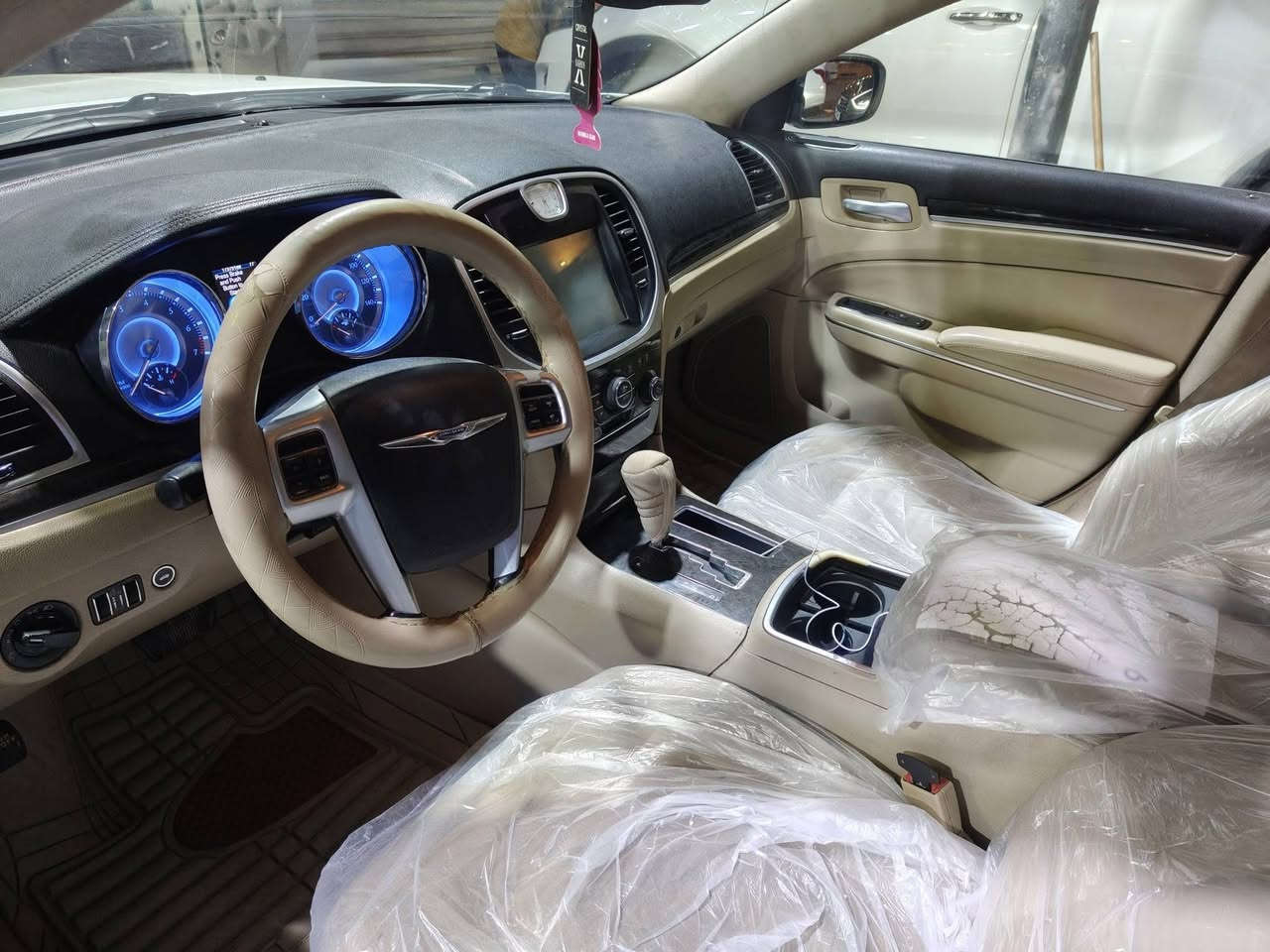 اوباما موديل 2012رقم بصرة سيارة خليجيه دواخل عسلي مكينة 3600شاشه جبيرة كير مكينة  حدادية تخم تاير تبريد ثلج سيارة جاهزه ويل كروم بيه ٣قطع صبغ سونارهه بلنشر عنوان السيارة ميسان  السعر 147رقم ***********
