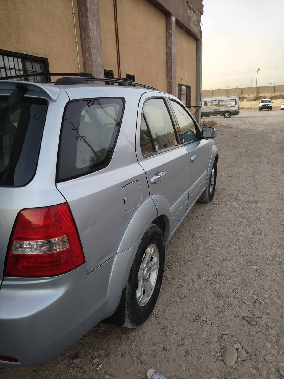 سورنتو2007 6سلندر بيها صبغ اربع قطع جراد بدون ضربه ومعجون  راقم نكليزي بسمي سيارة جاهزه مابيها كل نقص تخم تاير تبريد ثلج صدر امامي خلفي كهربائيات كلها شغاله مكينه كير كفاله مامفتوح شي بيهن سعرها 91 مال بيع وبيها مجال قليل مكاني  متواجد في بغداد والصويرة
***********
