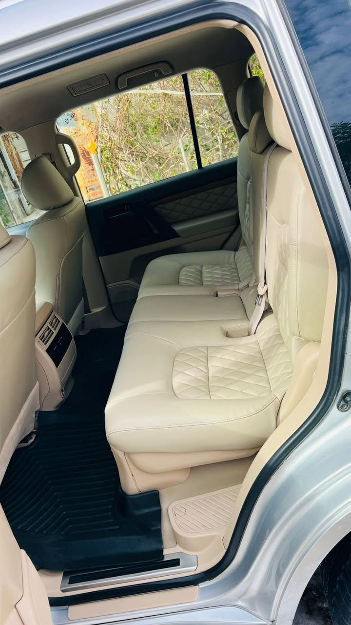 للبيع لاندكروزر گاز
2015 محدثة داخل و خارج 2016 

مكينة V8 

لايتات + بك لايتات + عطر امامي + باب خلفي + ويلات  وكالة مال تفصيخ 
طخم تاير جديد 
سنوية و رقم جديد 

سيارة احلى من الصور 

العنوان : اربيل

للاستفسار و المعلومات ***********
