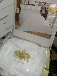 فرشة عرس • مفروشة • بيضة