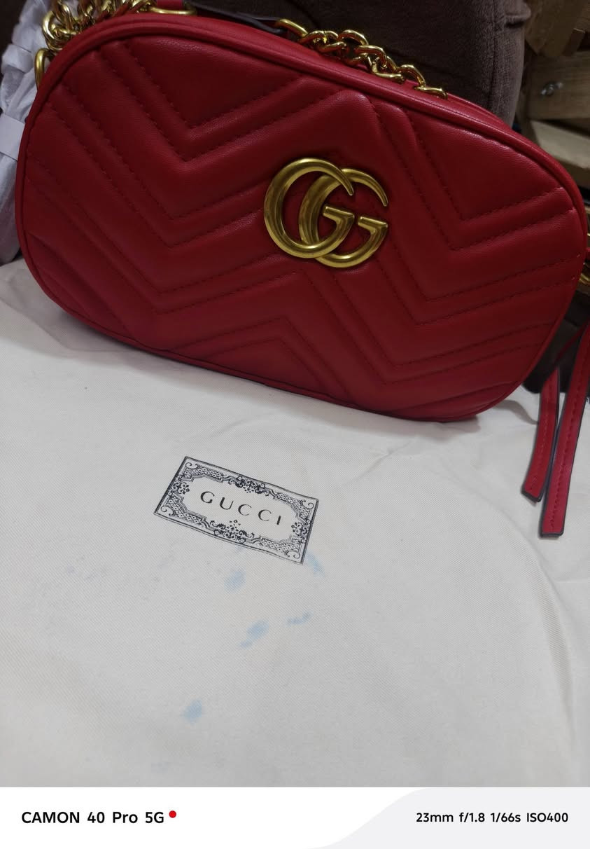 الحقيبة هي حقيبة يد صغيرة من مجموعة "GG Emblem" من علامة غوتشي.  السعر ٥٠ ألف


**إذا كنت صاحب هذا الإعلان وتريد حذفه لأي سبب، رجاءا أرسل رسالة إلى الدعم الفني**