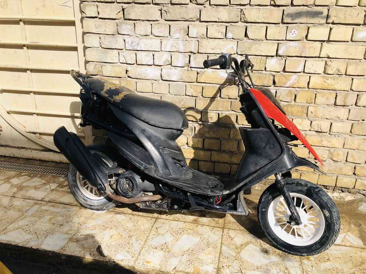 سلام عليكم للبيع دراجه طافيه دراجه شغاله بس بيه خلل بل شحن  سعر ٢٥٠وبي مجال قليل مكاني بغداد لامين رقمي ***********
