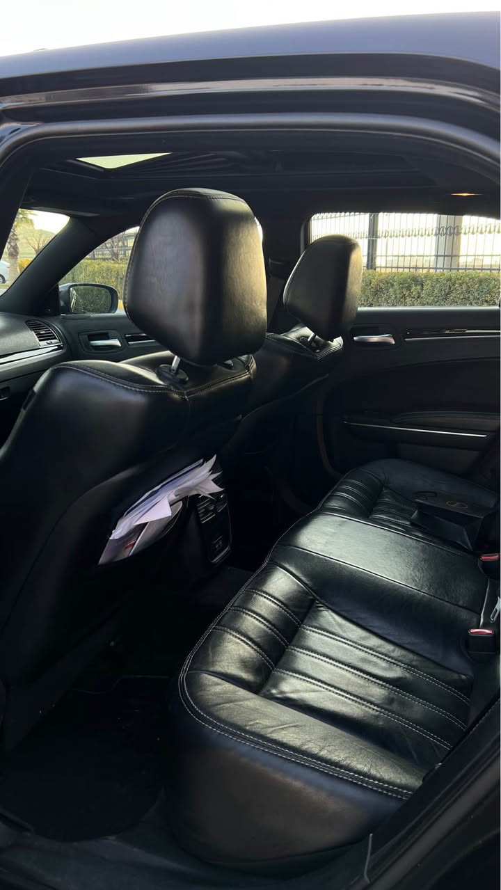 اول شي عليها غرامات تقريبا 17 ورقه انزل من سعر السيارة🔥💣
كرايسلر C300 فول مواصفات S موديل 2018✅
حادث السيارة 1 جملغ امامي بدون دواخل و ارباكات⚠️
مكان السيارة دهوك فقط للبيع ماشية 110 الف فقط🌍
مكفولة من (كير/محرك/تبريد/كهربائيات) وضع الشركه💯
سيارة باسمي وكالة او تحويل نفس اليوم انشاءلله سهلة🙏
برغي ممفتوح هيكل السيارة كلها بدون نقص و جاهزة👌🏻
سيارة وارد امريكي داخلة كلين بالعراق صار الحادث🥇

سعر السيارة 245$ ورقه ارامات تنزل من السعر يعني تقريبا يصير 228$ تريد نتعامل معاملة واتساب مفتوح💐
*********** دهوك, العراق
