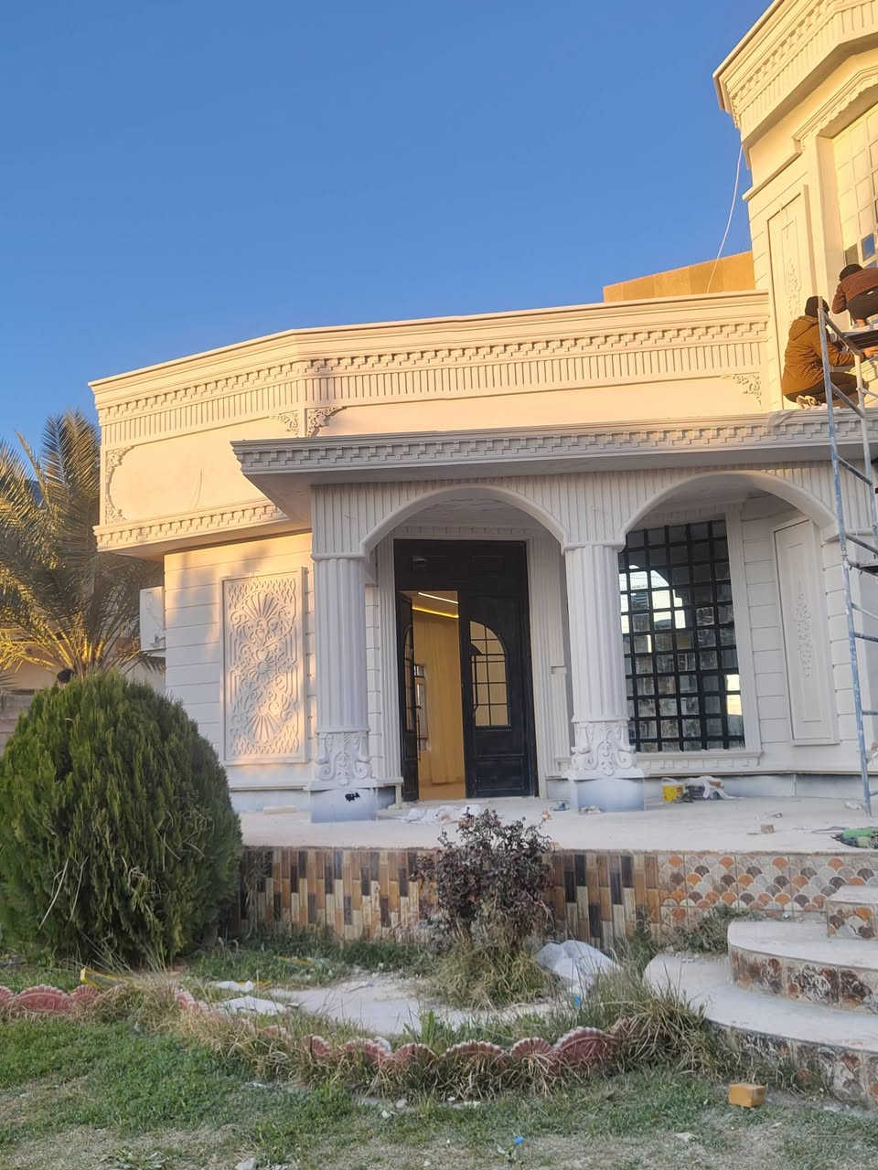 السلام عليكم 
يوجد كادر لتغليف الواجهات بالفوم التركي وطلس وصبغ ولبخ البيوت من الخارج 
 كادر مختص بكل انوع الديكورات الخارجيه 
وبأنسب  الاسعار 
مع تصميم لواجهتك قبل العمل 
وملاحظه: التصميم مجاني 
للحجر او الاستفسار اتصل عل رقم 
او مراسله عل خاص ***********
كادر عمر الدرب
