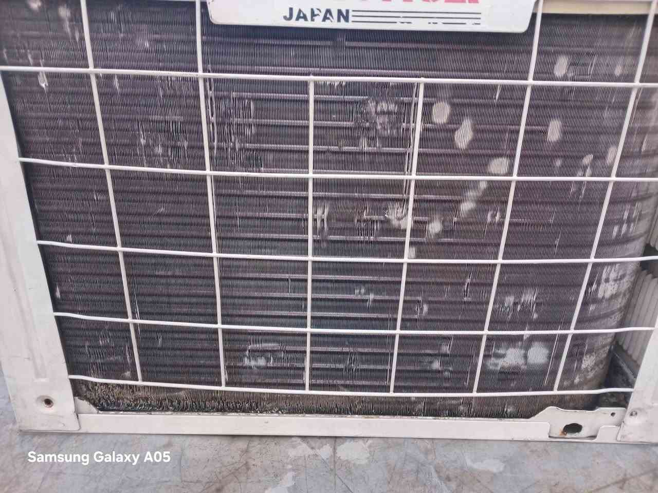 مكيف طنين تي سي ال  سعره ٢٥٠ الف على فحص والضمان ويوجد توصيل بكروه داخل بغداد  عنوان بغداد الأمين الثانيه نواب ضباط الشراي يتصل ***********
