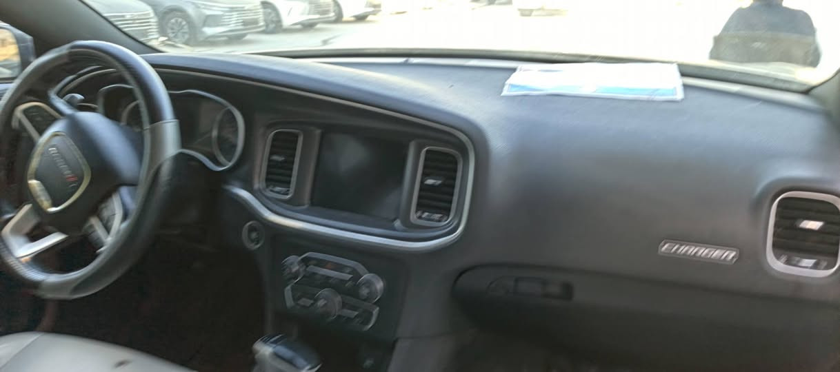 جارجر للبيع🖤 
سيارة حلوة وجاهزة ومرتبة بس صبغ بدون ضربة مثل ما موضحة بل صورة ***********
