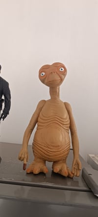 اي تي • سعر خاص • للبيع