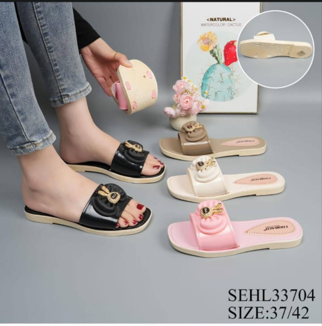 عندي نعالات نسائية وشبابية واطفال درازن كاملة ممفتوحة ابيع كل الكمية اكثر من 300 قطعة 27 درزن اللي يريدهن يتواصل اكرر بضاعة جديدة وممفتوحة


**إذا كنت صاحب هذا الإعلان وتريد حذفه لأي سبب، رجاءا أرسل رسالة إلى الدعم الفني**