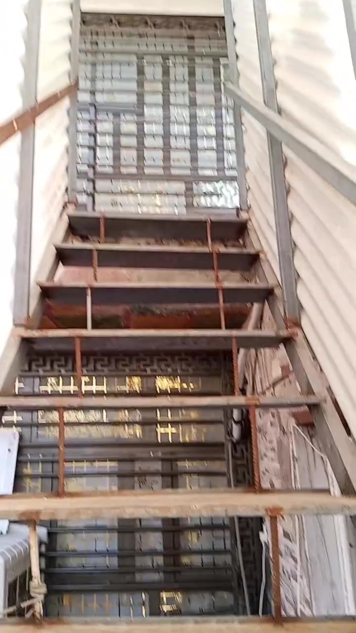 دار للبيع مساحة 100 مربع ركن 10*10 في منطقة ال5000 الالف خلف بدالة الاتصالات مباشرة ومقابل مركز العدالةدار للبيع مساحة 100 مربع ركن 10*10 في منطقة ال5000 الالف خلف بدالة الاتصالات مباشرة ومقابل مركز العدالة 
يحتوي على ثلاث غرف نوم وحولي واستقبال ومطبخ وثلاث صحيات البيت جدا نظيف وموقع مميز كما موضح بالفديو 
للاستفسار ***********
السعر 124 مليون
