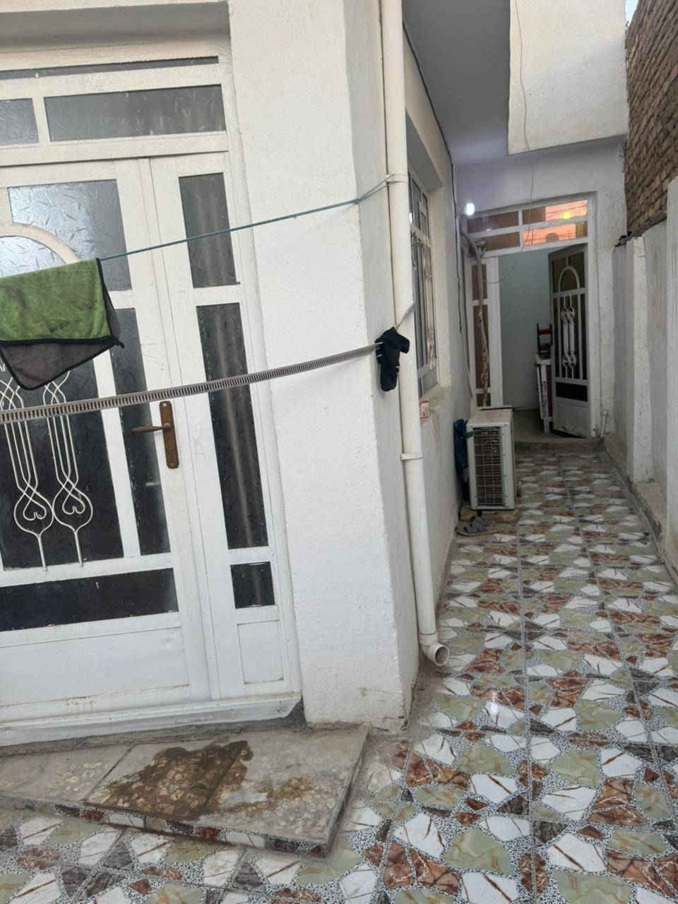 السلام عليكم 
دار لـلـبيـع
مطلوب قرض صندوق السكان 11مليون
مبلغ الكلي 85
 الــمـوقــع الدار- حلة ، ناحية أبي غرق حي السلام 
مقابل مجمع النوار القمر 
مساحه 100 متر
الـــواجـــهـــه  5
الـــــنـــزال :  20
حــالـة الـعـقـار :  بناء طابوق 
 طـابـقين   يـحـتـوي عـلـى غـــرفتين نوم هــول  - مـطـبخ - مـجـمع صـحيـات 
__----______--------______----
مكتب حجي سيف العقارات 
نـستـقـبل جـمـيع الـعروض الـعـقاريـه 
للأسـتفـسار او الأتـصـال ↪️
 ***********
