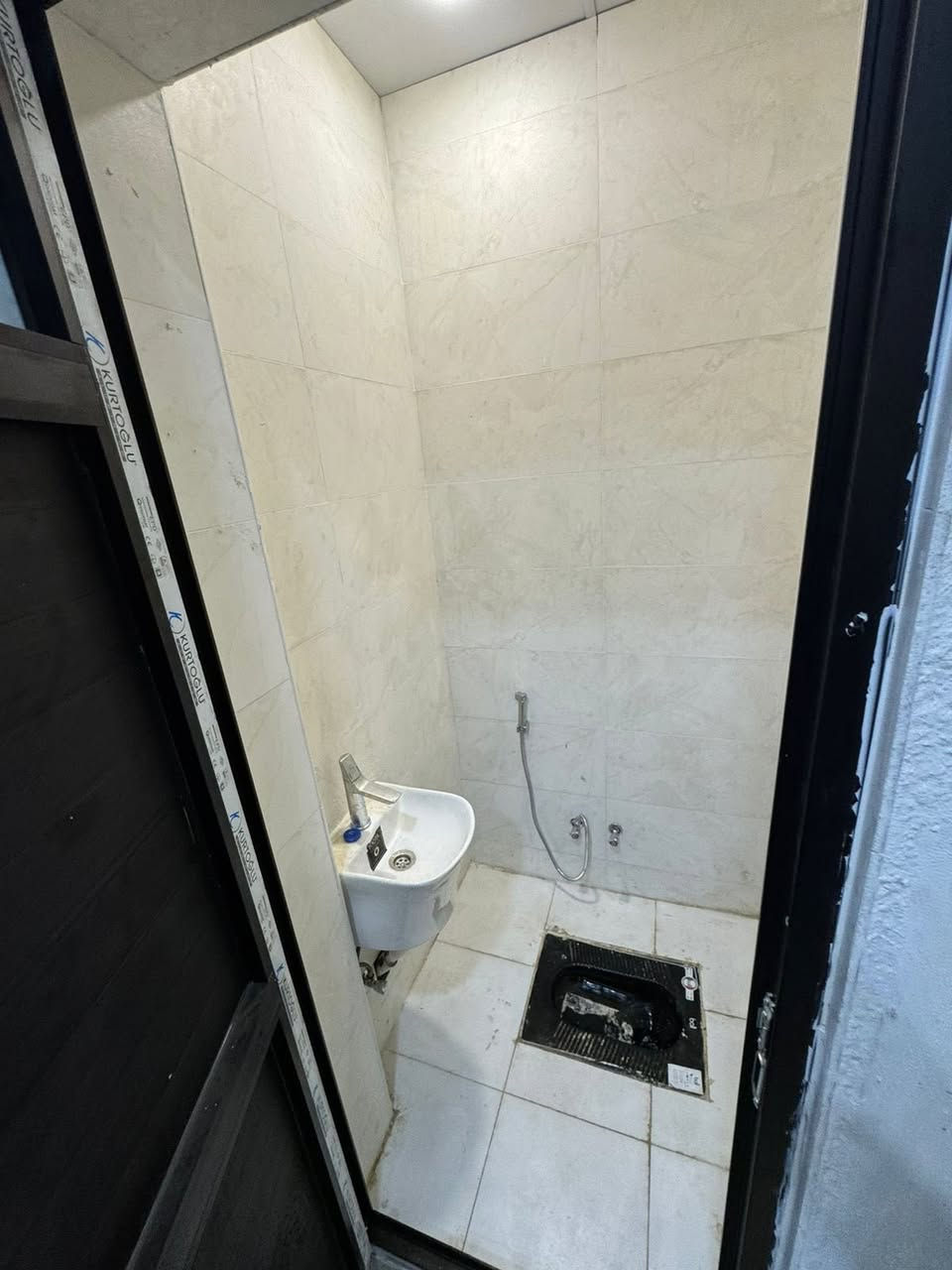 💎 للإيجار في السيدية 💎
📢 منشور رقم: ((551))
🏠 مكتب المتحدة للاستثمار العقاري
بيت💒 طابقين  مساحة 50متر        
يتكون من:. 
💠2 غرف نوم 
💠 صالة واسعة
💠 مطبخ 
💠 خدمات عدد2
بدل الايجار 750 الف
📍 الموقع: السيدية”  

————————————
📞للاستفسار:☎️ ***********

📍 موقع المكتب:
 السيدية – قرب  مجمع السفير 

🏢 المتحدة للاستثمار العقاري
