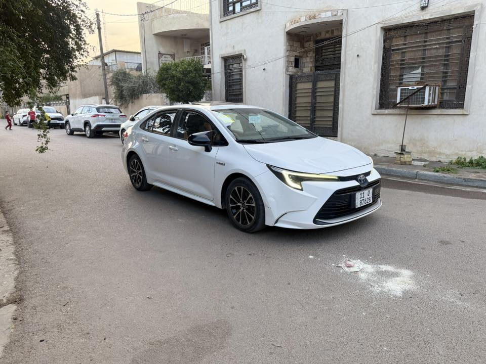 السلام عليكم
كورلة هايبرد ( 2024 )

ماشية( 15 ) ألف 

سيارة بعدها بوضع الوكالة 

سبيرها منازل وشرط حتة عدتها ممفتوحة 

فول مواصفات 

كشن جلد احمر 
كشن كهربائ
سياقة ذاتية 
تحديد مسار 
فول تحكمات ستيرن 
بصمتين 
دخول ذكي 
لد امامي نهاري 
انضمت قيادة 
توقف ذاتي 
رادارات 
شاشة تدعم كار بلي 
وبعد بيها هواي مواصفات 

 السيارة (كفالة عامة )وين ميعجبك افحص 

بسمي سنويا وترقيم ع أيدي 

مكاني بغداد (حي الاعلام )
رقم الهاتف ( *********** )
السعر ( 145 )
