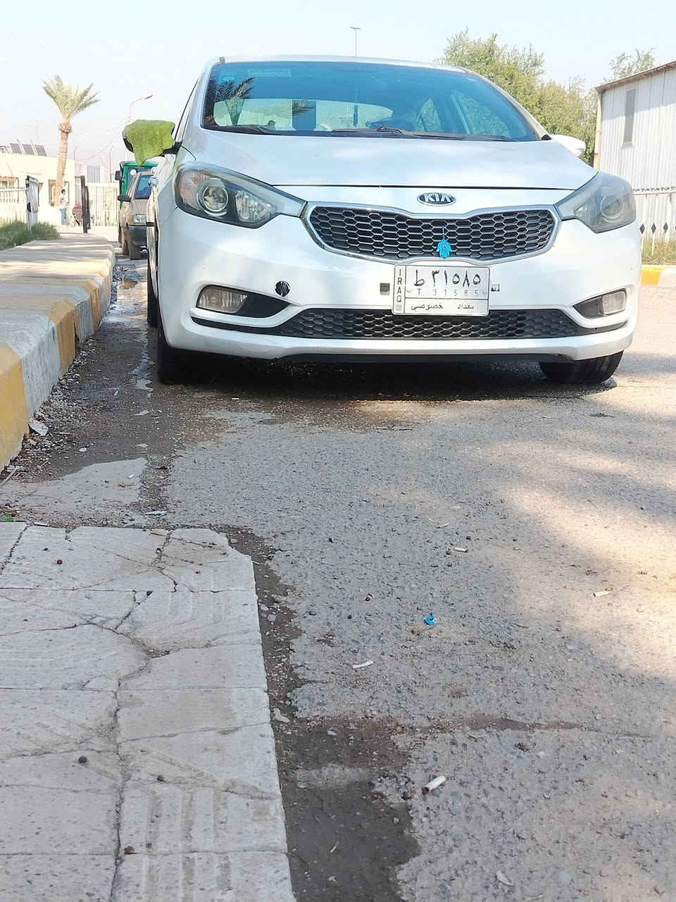 سياره فورتي موديل 16 للبيع سعر 115 وبيها مجال *********** مكان السياره بغداد
