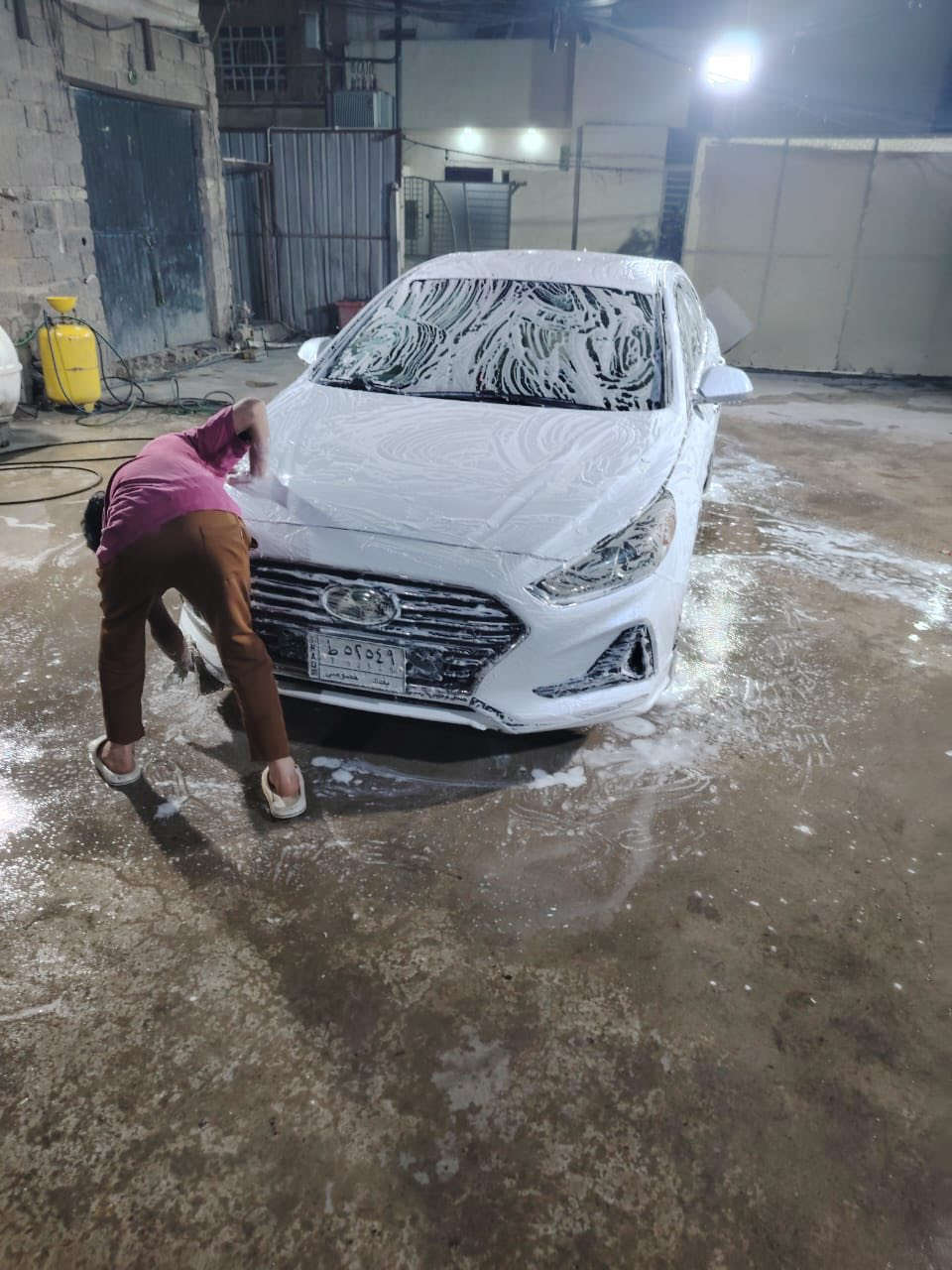 السلام عليكم سوناتا 2018 للبيع أو مراوس حسب القناعة مواصفاتها تحكم ستيرن كامرة دواره شاشة جبيرة رادار جانبي 3 أنظمة قيادة محرك gdi 2400 بيها تكشيرة بكصة القمارة وشوية بالبنيد ومضروبات قابلون على كدهن ماشية رقمها إنكليزي بأسمي السعر 127 للاستفسار *********** مكاني الكرخ
