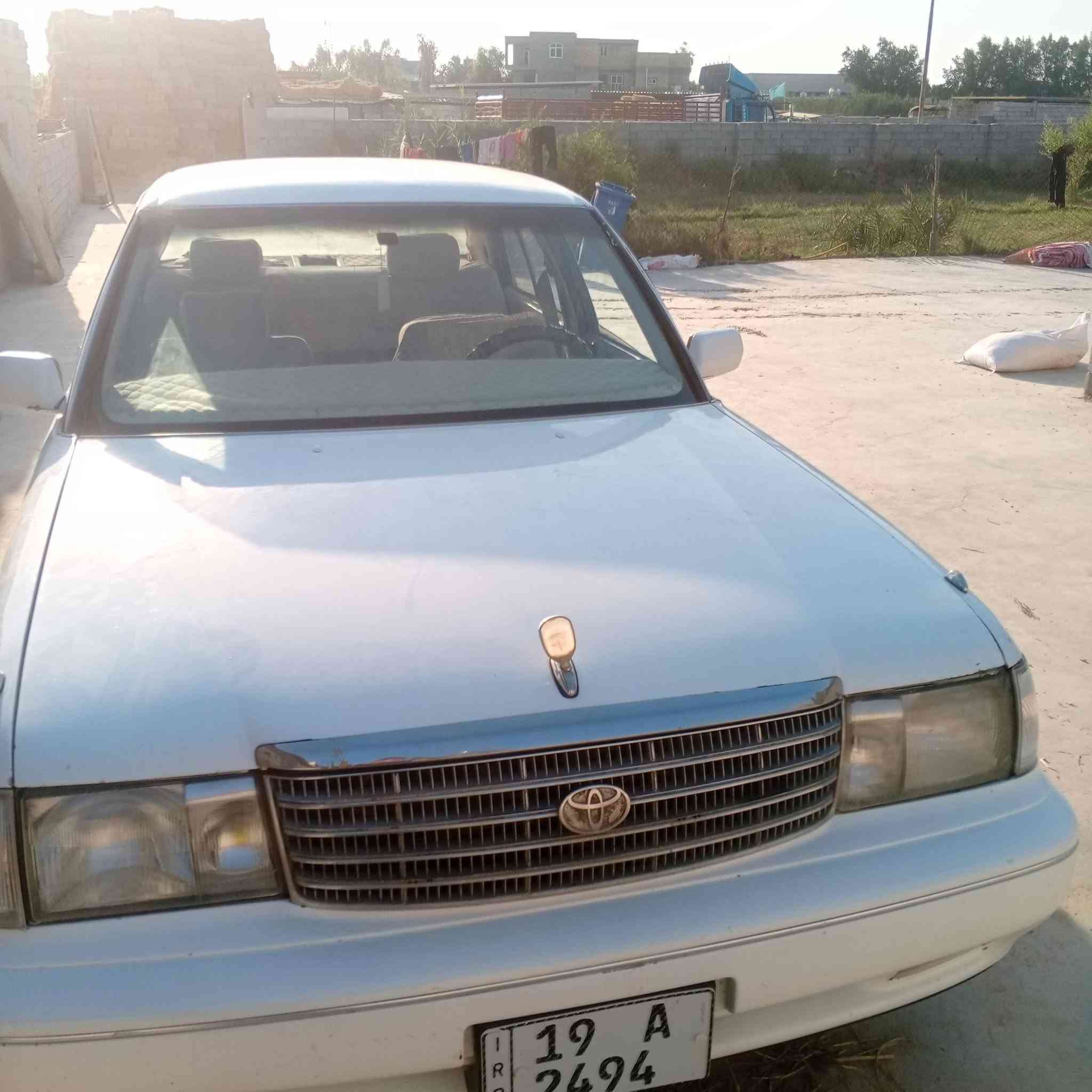 السلام عليكم ارنب كراون للبيع 
سياره حلوه ونظيفه 
ماكينه جديده استوها معمره سعرها 55 ورقه بيع متوازي 
رقم راعيها  *********** 
مكان ديوانيه

