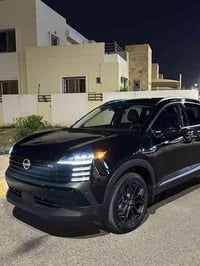 للبيع  نيسان كيكس  موديل 2025  محرك 2.0  بدون رقم فحص مؤقت  مدوفع كمرك...