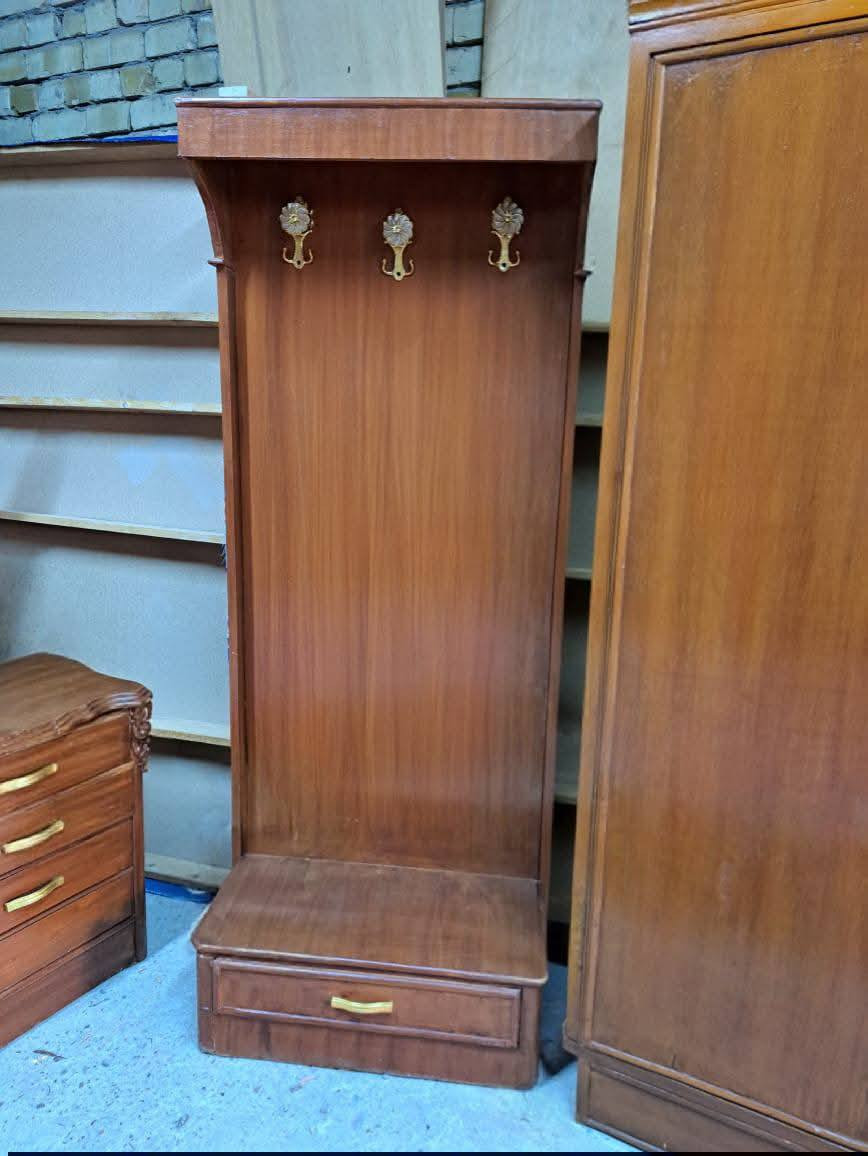 السلام عليكم للبيع غرفة نوم صاج متكونه من ٤ ابواب غرفة كلش نظيفه وكامله وجاهزة من الصبغ للمفتاح السعر ٤٠٠ مكانها بغداد الكرخ #متوفر توصيل بكروة للحجز مراسلة الصفحه وبالعافية على الشراي


**إذا كنت صاحب هذا الإعلان وتريد حذفه لأي سبب، رجاءا أرسل رسالة إلى الدعم الفني**