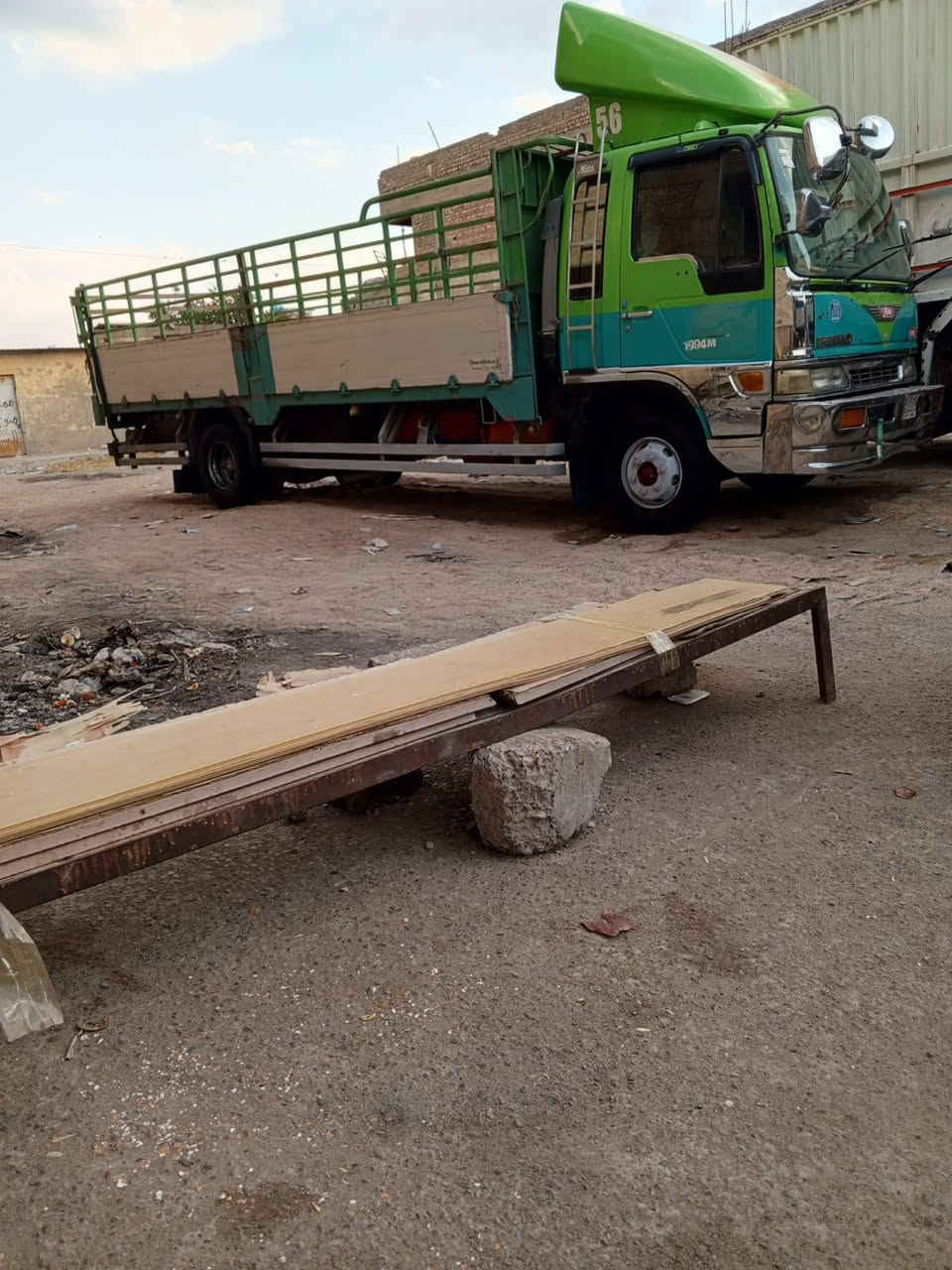 السلام عليكم هينو طيره البيع سوبر لا تبخير ولا تنقيص سته وربع  بلاد تخم تاير 19  ***********
