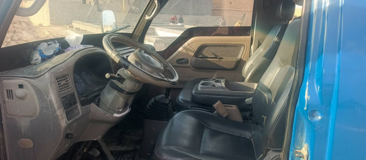 السلام عليكم سايلند رقم بغداد سنويه 27 شرط نضيفه بلاديه مكانها الانبار القائم سعر 95بيها مجال اني مكلف بل نشر خابر عل الرقم ***********
