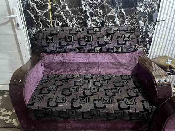 سلام عليكم ٩ مقاعد مستخدم نضيف يرادله شوي ترتيب (بغداد مدينه الصدر ) ***********سعره ١٠٠ الف
