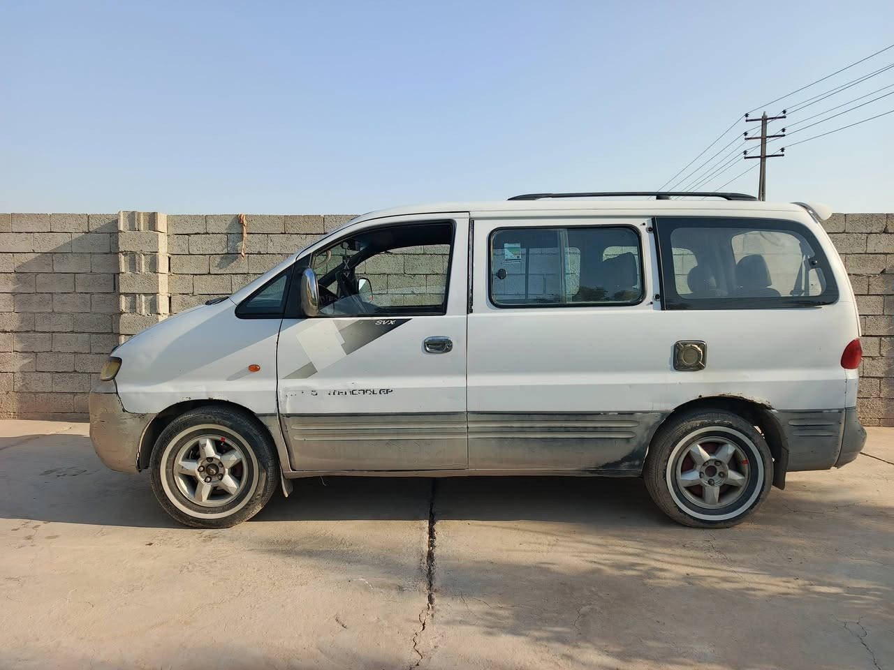 السلام عليكم ستاركس للبيع رقم ديالى  سنويه 28 سياره بدون صبغ فقط جاملغ يمين امبدل بسمي سعر 65 *********** محرك مكفول  موديل 2004
