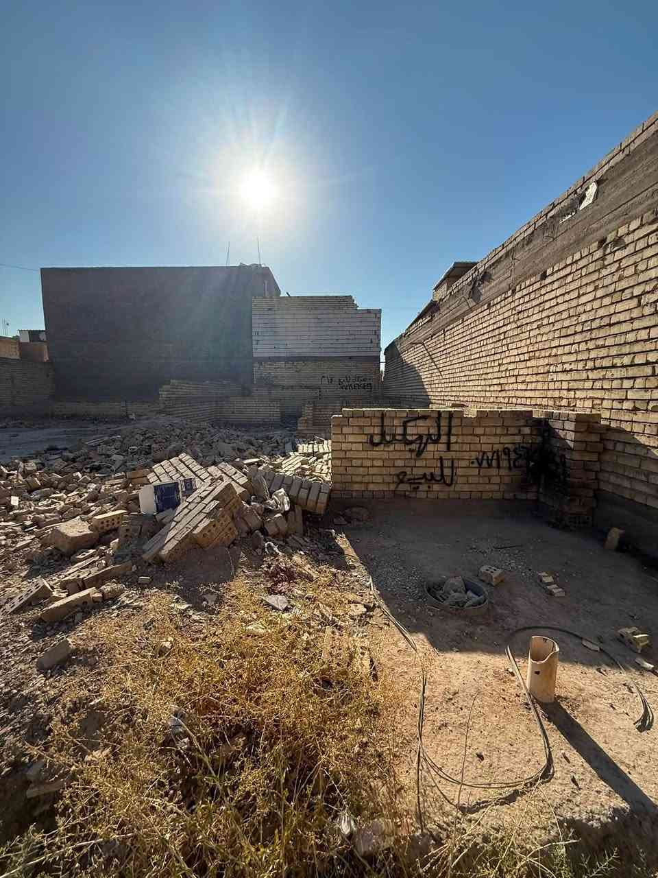 ارض البيع  رفت مجاري بناء مساحته 140م واجه 7نص نزال 20 خدمات كهرباء مي مجاري
العنوان السريدات جديده مربع ثاني 
رقم ***********
