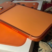 للبيع ايفون 17 برو ماكس 256 بطاريه 100 مكفول مشحون 10 مرات فقط كامل مل...