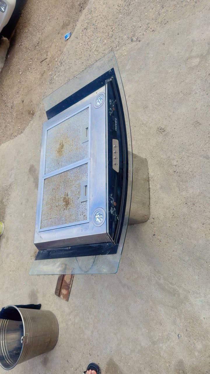 تخم مصري للبيع مستعمل بي ضرربصيط نقص سفنجات مال كراسي فقط 2 السعر 300 وبي مجال الطباخ تركي شغال 250 الف والساحبه طباخ شغاله 75 الف المكان بغداد اكو توصيل بل كروه *********** بي واساب
