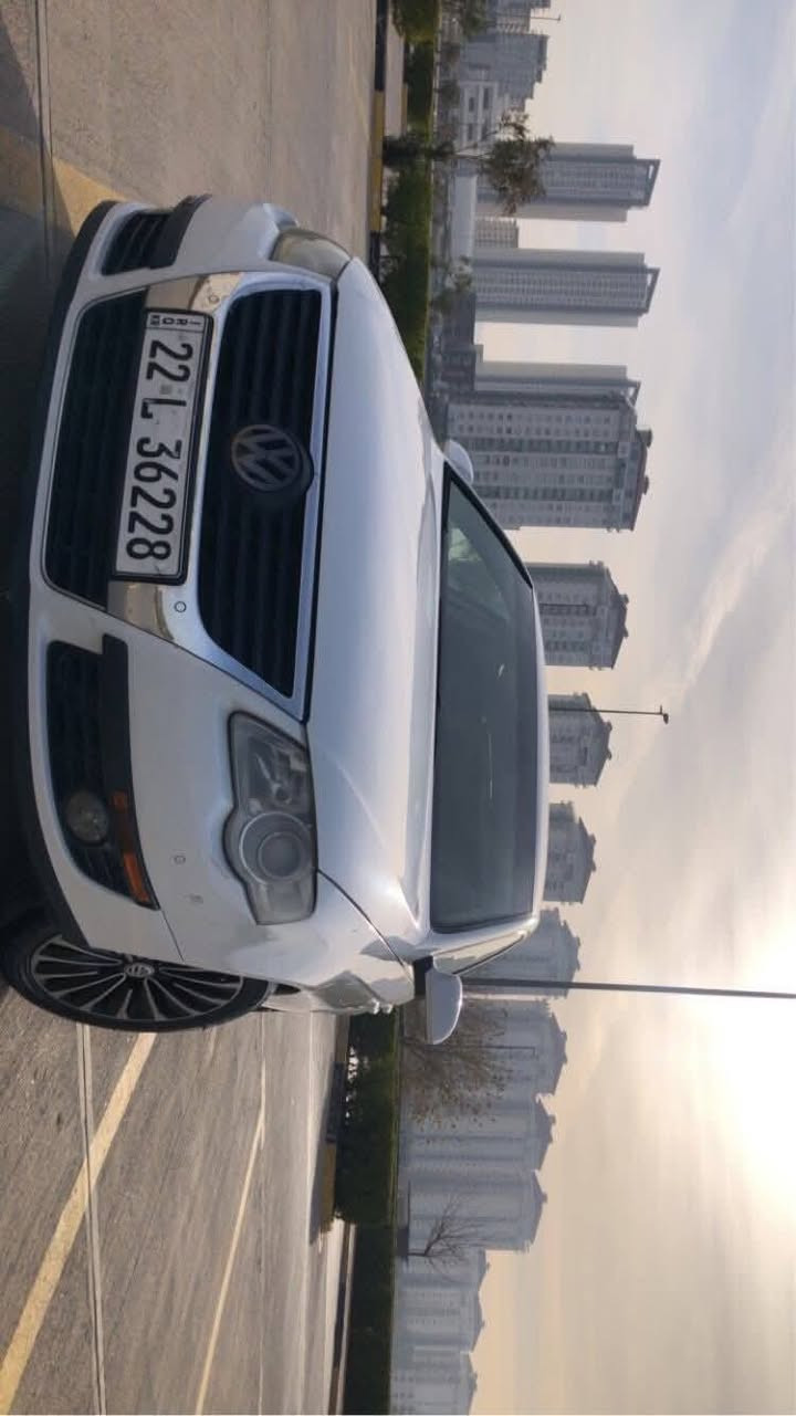 ئەم پاساتە بۆ فروشتن 
٢٠١٠ فولل مواسەفات بەس سلايد نيە نيو پارچەى بۆياخە بێ ناو گرتن بێ ئيرباگ تەقين لەگەڵ ٢ پەڵە ساردى ھەيە  پاترى و پيشى تايە و پلاك و نۆزڵى گۆڕيوە سەنەوى و رەقەمى تازەيە تا 2030سەيارەكە بێ كيشەيەو زۆر جوانە (***********
