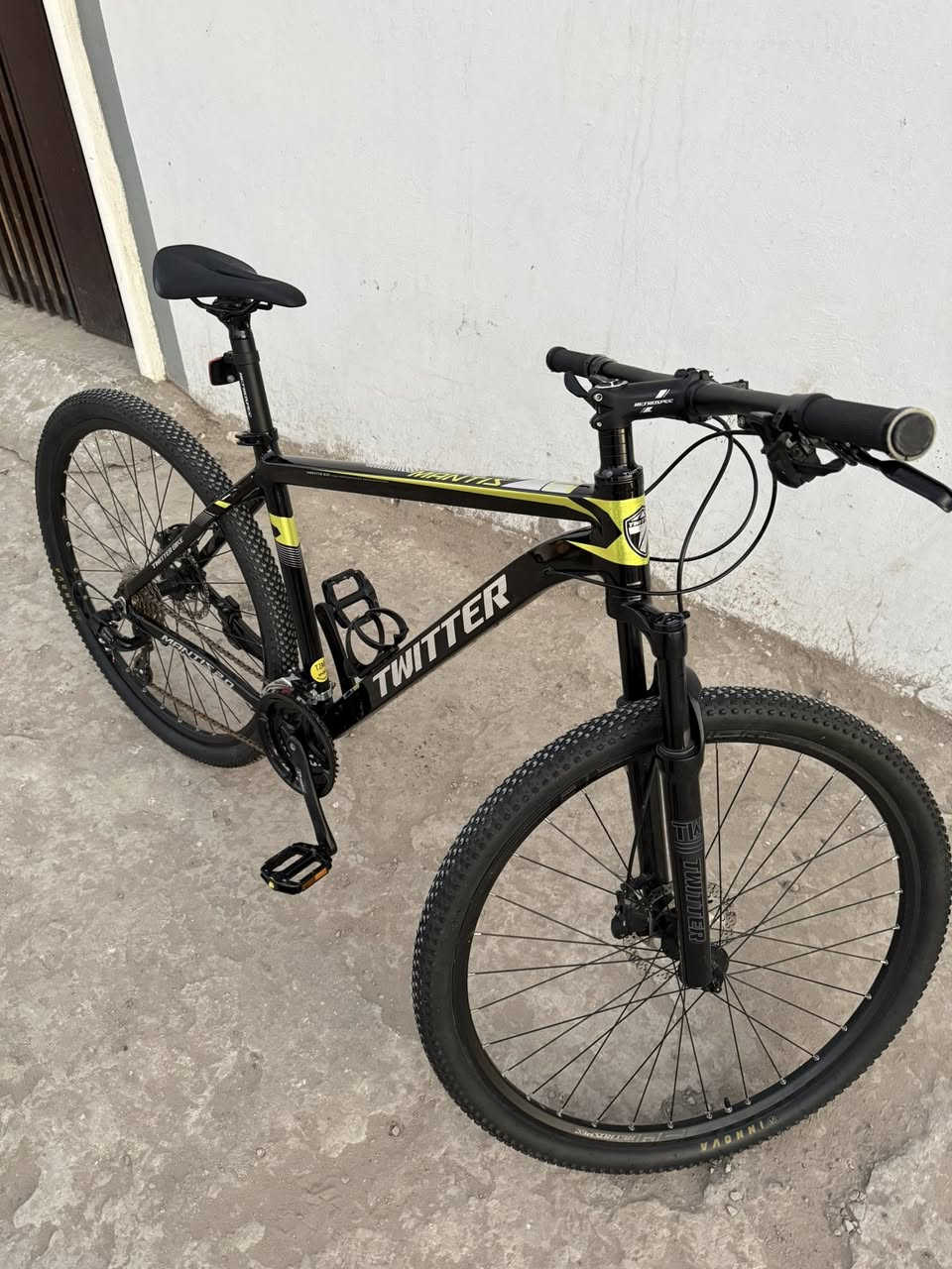 للبيع 🚲
دراجة هوائية Twitter
نظيفة جدًا واستعمال خفيف
• قياس كبير L
• دسك بريك أمامي وخلفي
•  كير8سرعات
• سستم شيمانوممتاز وما تحتاج شي
• مناسبة للشارع والطرق الوعرة

السعر: (325)
المكان: (البياع)
للاستفسار  واتساب 📩
***********
