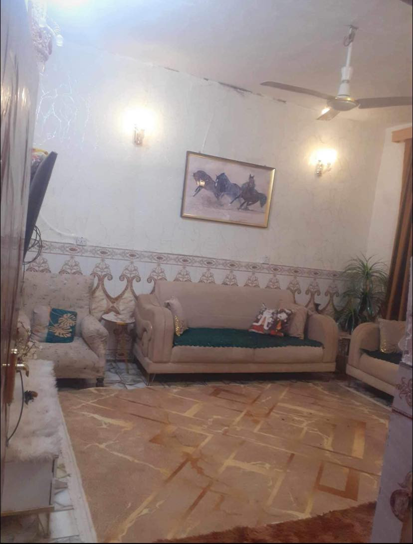 مشتمل 50 متر للبيع العنوان حسينية المسقط قرب مدرسة امرلي تبليط مجاري كامل سعرة 35 مليون طابو صرف ثاني يوم تفتح بيان مستعجل ***********
