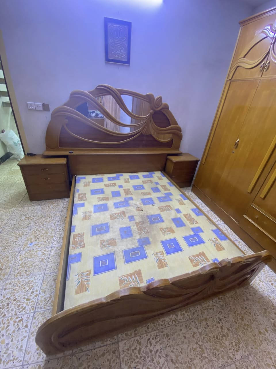 غرفة نوم خارج داخل صاج
بغداد الدوره 
300 الف قفل 
***********
